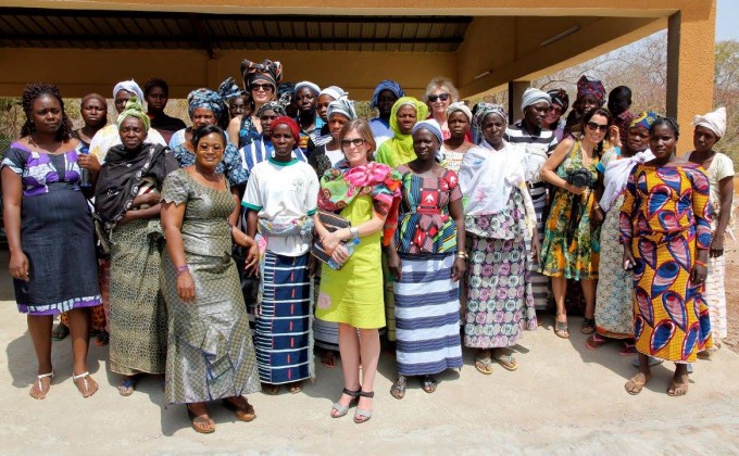 Cocktail beneficio del club de las embajadoras del CECI :  $38,000 recaudados para beneficiar las mujeres vaporizadoras de arroz de Burkina Faso (en inglés)